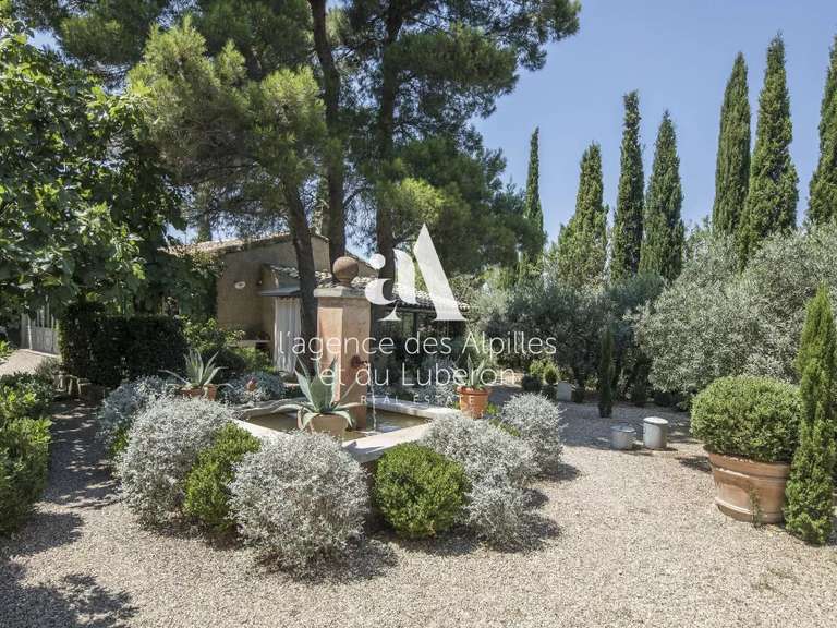 Maison Eygalières - 4 chambres - 270m²