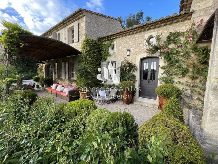 Maison Eygalières - 6 chambres - 200m²