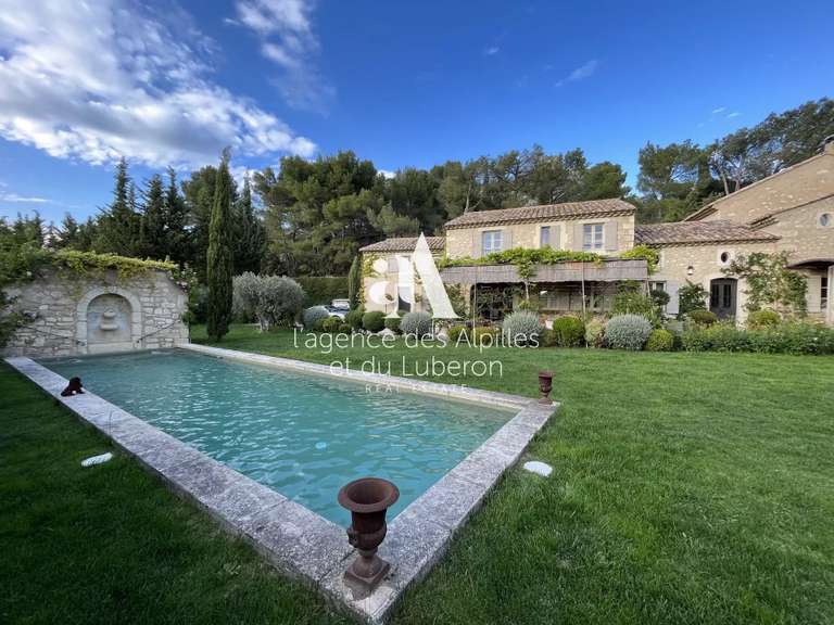 Maison Eygalières - 6 chambres - 200m²