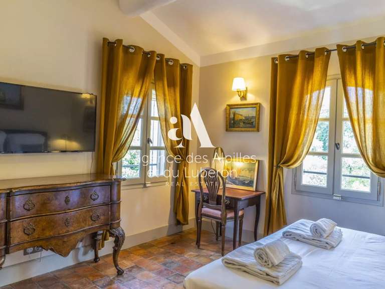 Maison Eygalières - 6 chambres - 240m²