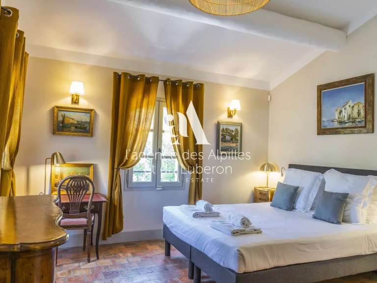 Maison Eygalières - 6 chambres - 240m²