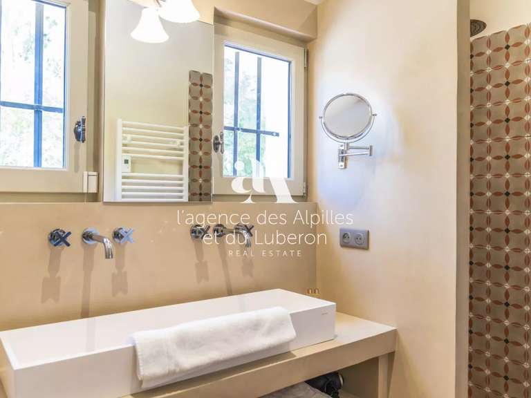 Maison Eygalières - 6 chambres - 240m²