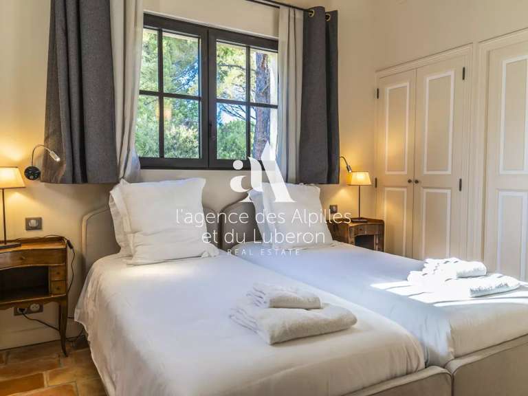 Maison Eygalières - 6 chambres - 240m²