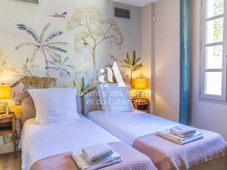 Maison Eygalières - 6 chambres - 240m²