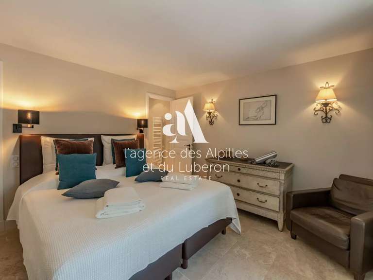 Maison Eygalières - 4 chambres - 180m²