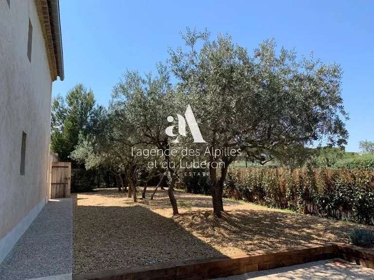 Maison Eygalières - 4 chambres - 180m²