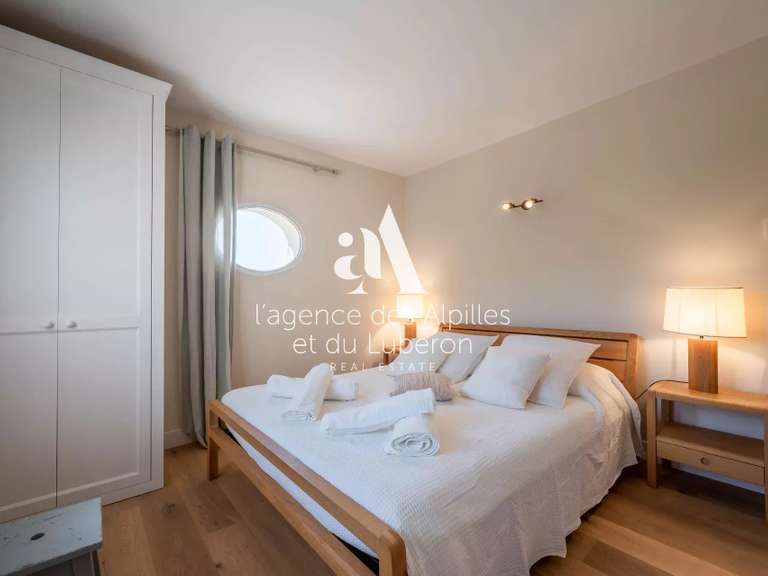 Maison Eygalières - 4 chambres - 180m²