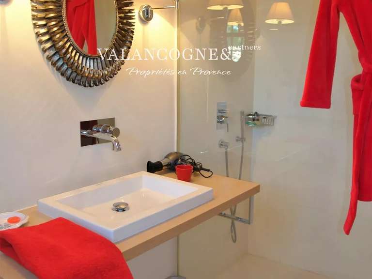 Maison Eygalières - 3 chambres - 270m²