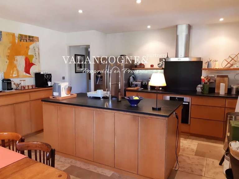 Maison Eygalières - 3 chambres - 270m²