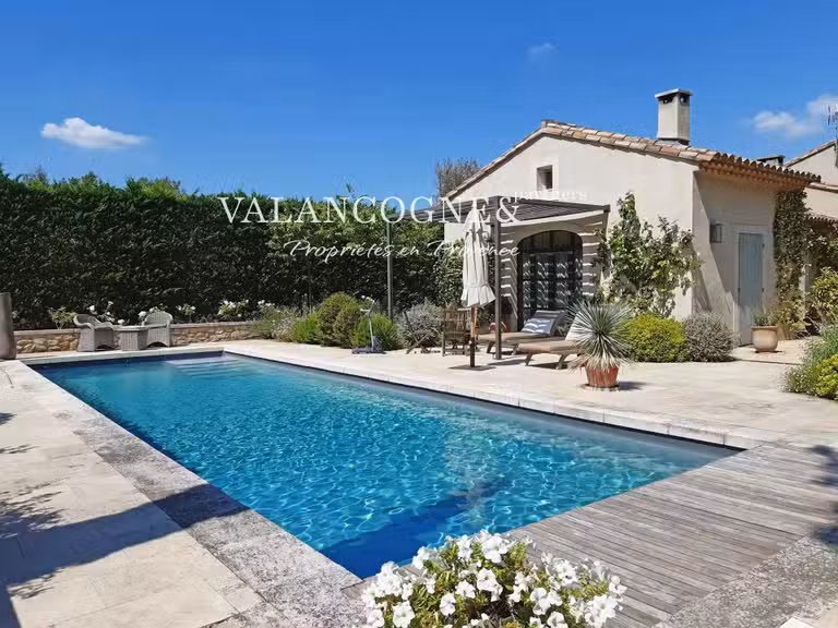 Maison Eygalières - 3 chambres - 270m²