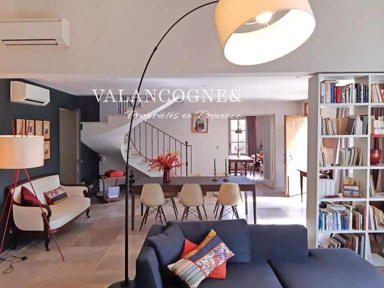 Maison Eygalières - 3 chambres - 270m²