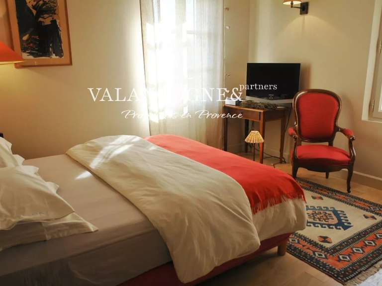 Maison Eygalières - 3 chambres - 270m²