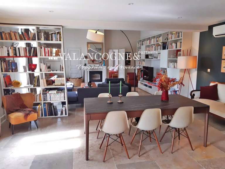 Maison Eygalières - 3 chambres - 270m²