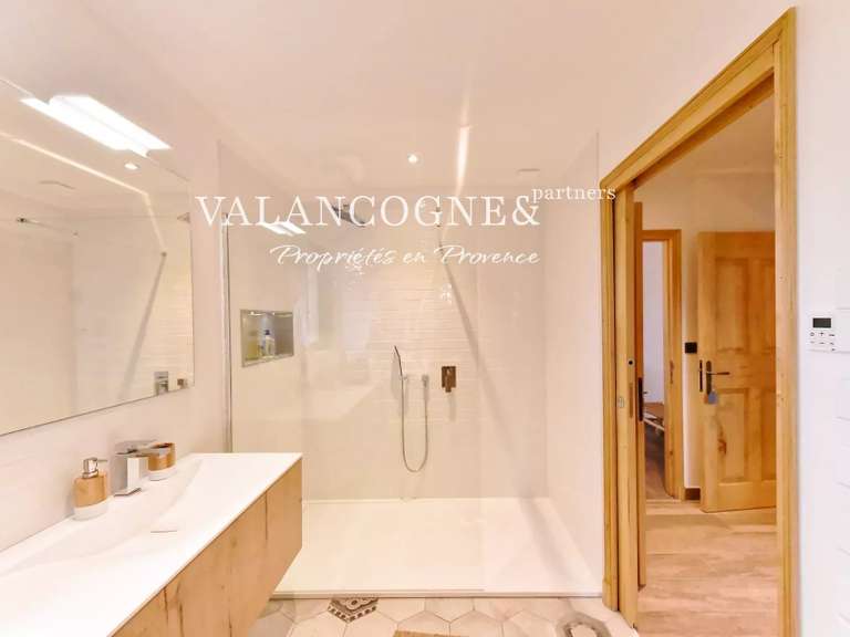 Maison Eygalières - 4 chambres - 248m²