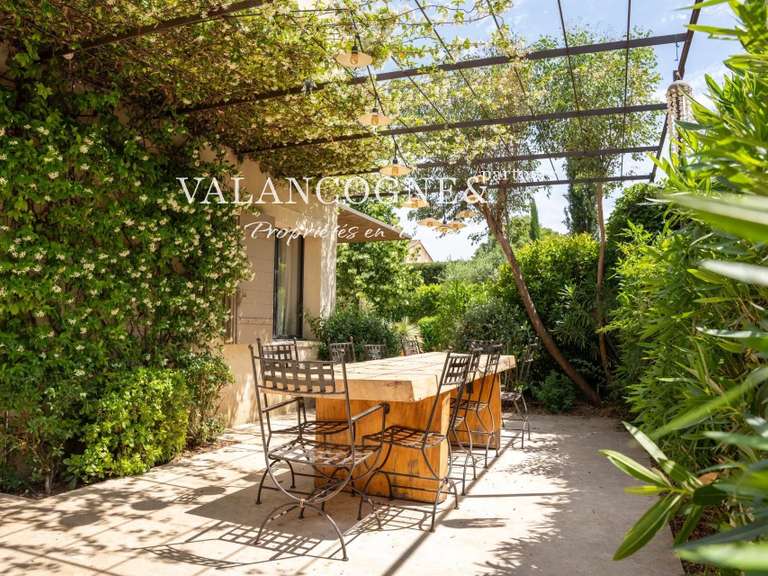 Maison Eygalières - 4 chambres - 248m²