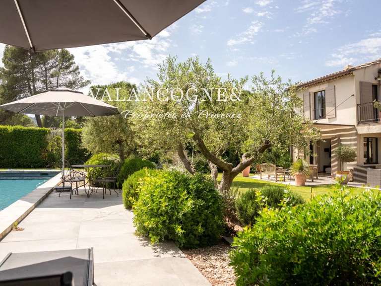 Maison Eygalières - 4 chambres - 248m²