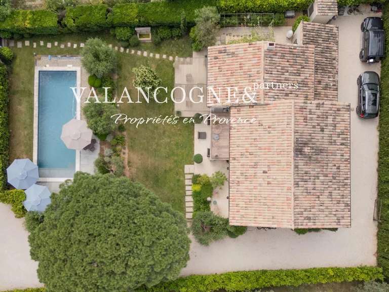Maison Eygalières - 4 chambres - 248m²