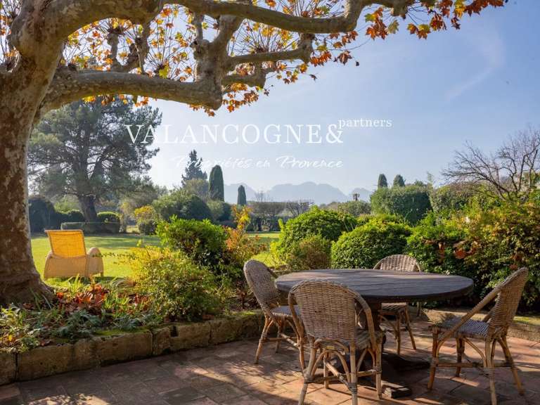 Maison Eygalières - 8 chambres - 300m²