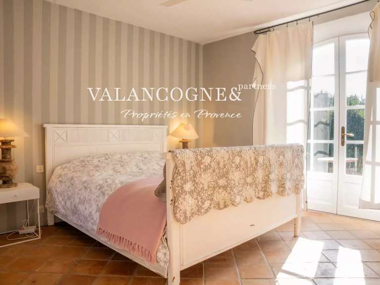 Maison Eygalières - 8 chambres - 300m²