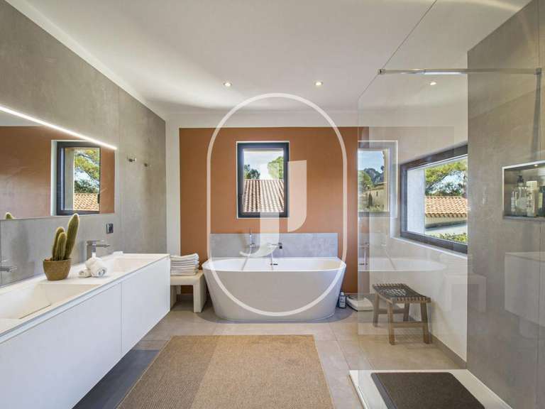 Maison Eygalières - 4 chambres - 250m²