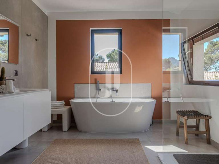 Maison Eygalières - 4 chambres - 250m²