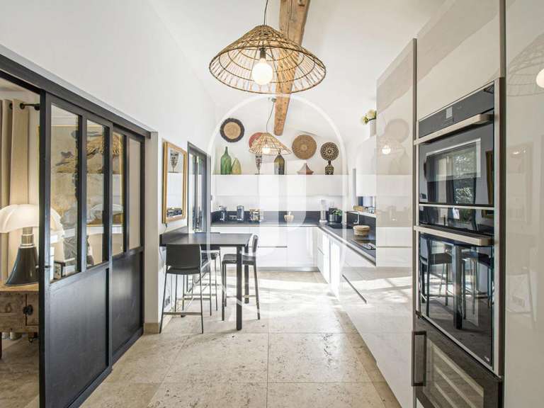 Maison Eygalières - 4 chambres - 250m²