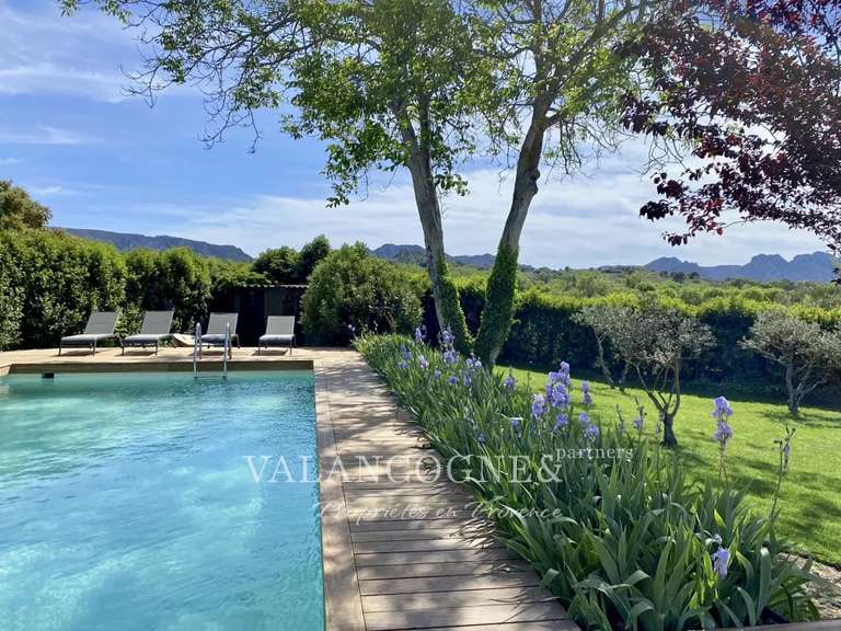 Maison Eygalières - 5 chambres - 210m²