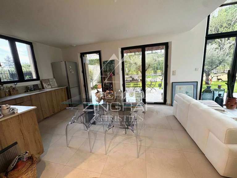 Maison Eygalières - 4 chambres - 107m²