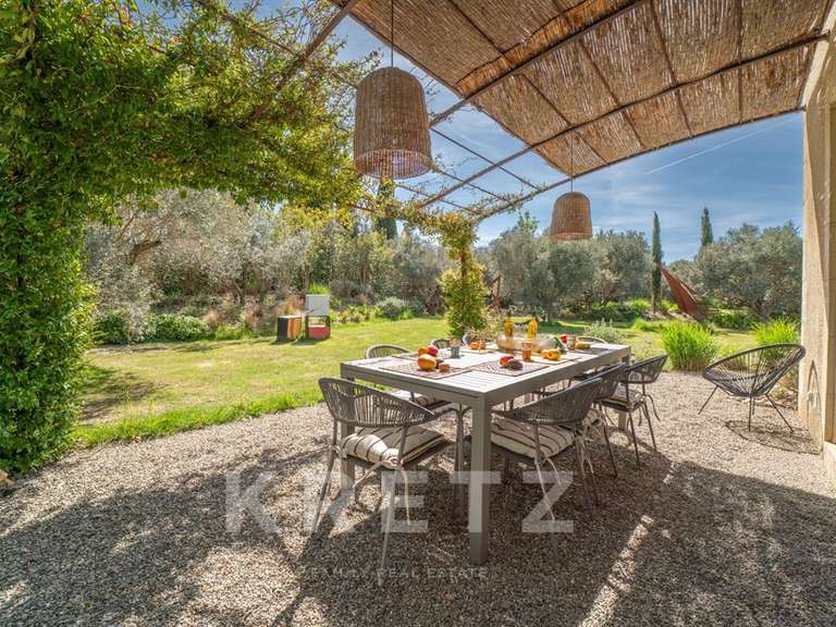 House Eygalières - 4 bedrooms - 270m²