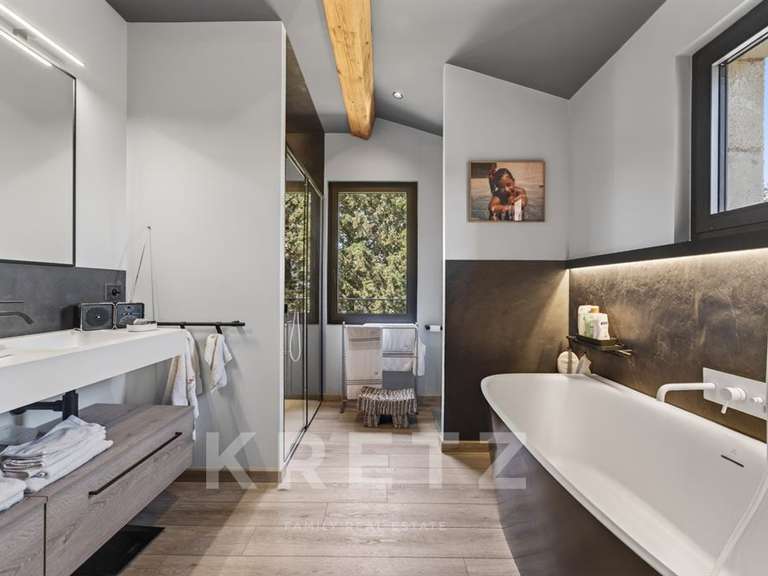 Maison Eygalières - 4 chambres - 270m²