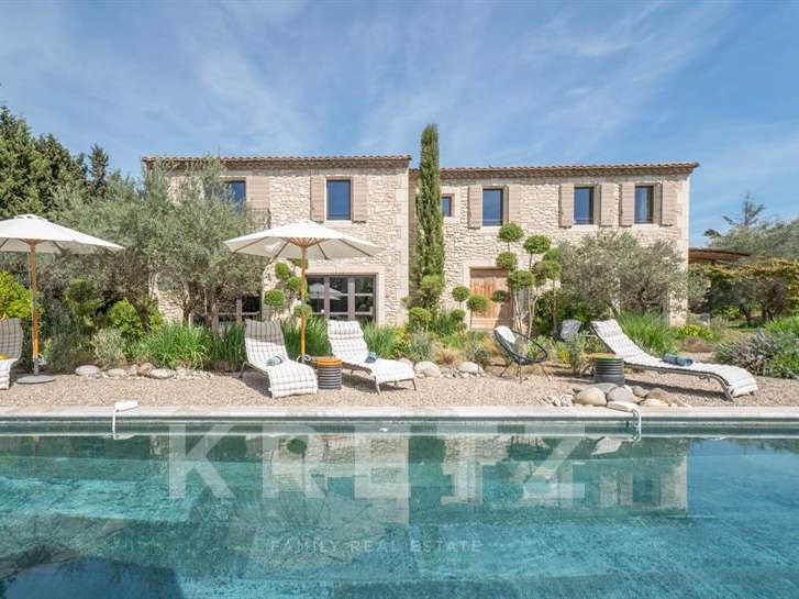 House Eygalières - 4 bedrooms - 270m²