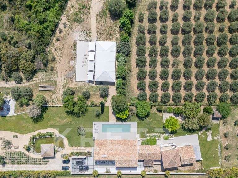 Maison Eygalières - 6 chambres - 375m²