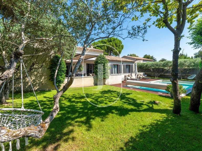 Maison Eygalières - 5 chambres - 204m²