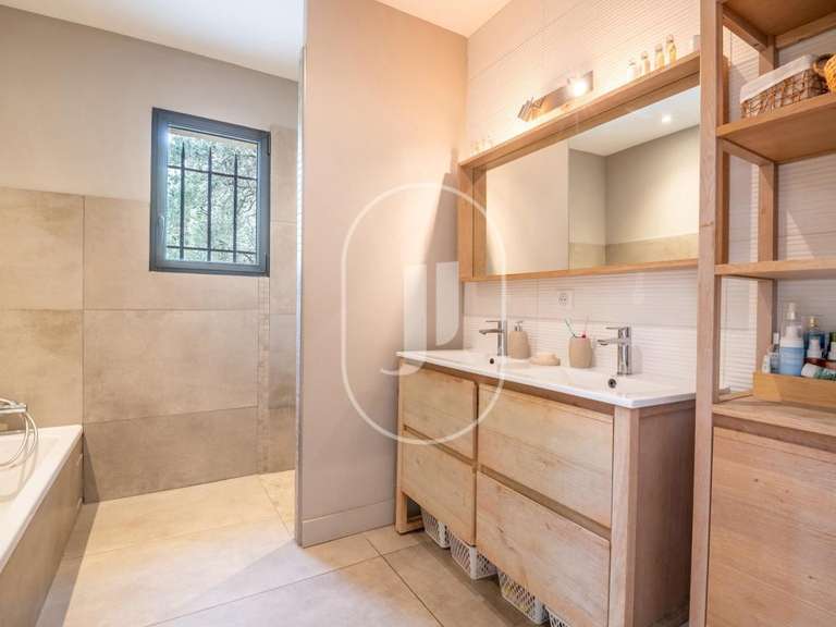 House Eygalières - 5 bedrooms - 204m²
