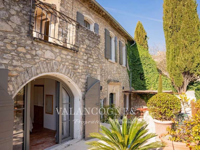 Maison Eygalières - 3 chambres - 135m²