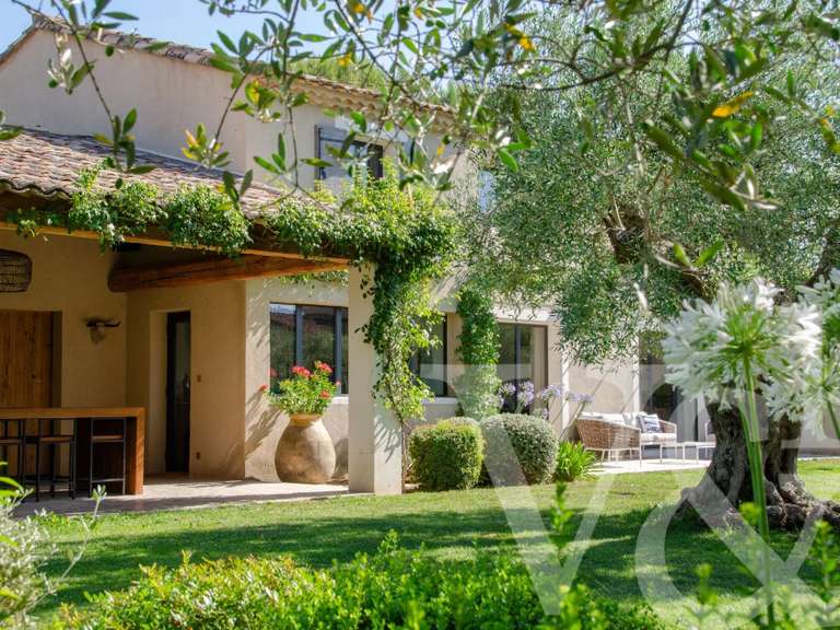 Maison Eygalières - 3 chambres - 325m²