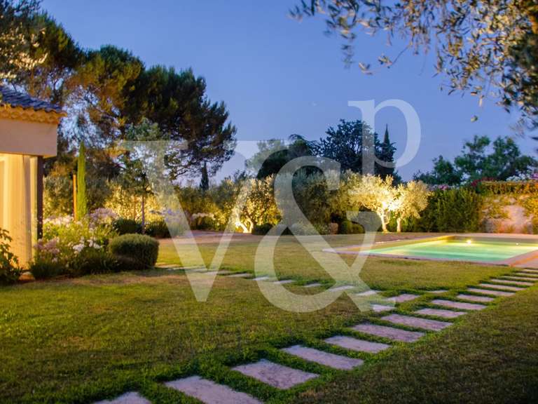 Maison Eygalières - 3 chambres - 325m²