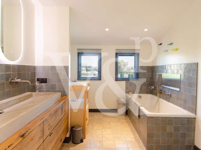 Maison Eygalières - 3 chambres - 325m²