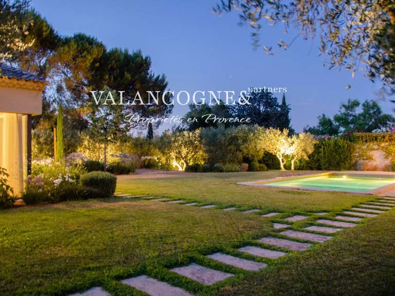 Maison Eygalières - 3 chambres - 325m²