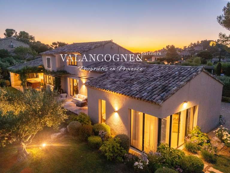 Maison Eygalières - 3 chambres - 325m²