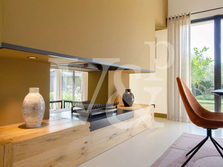 Maison Eygalières - 3 chambres - 325m²