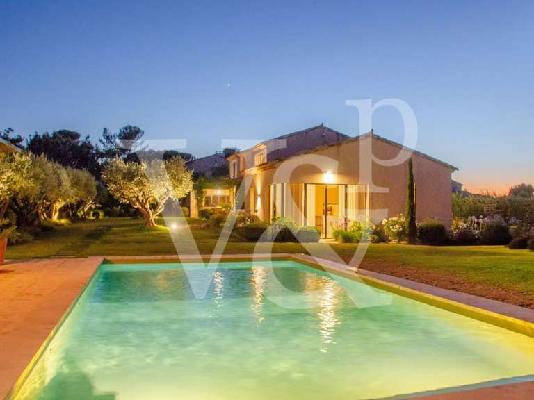 Maison Eygalières - 3 chambres - 325m²