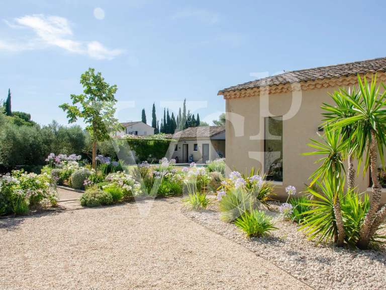 Maison Eygalières - 3 chambres - 325m²