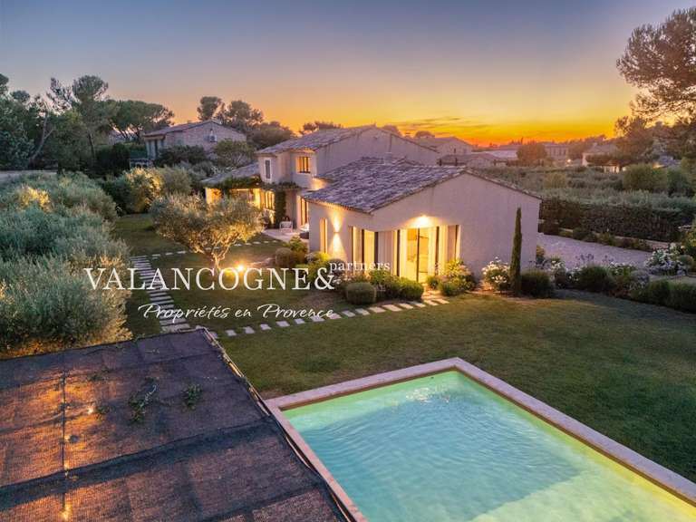Maison Eygalières - 3 chambres - 325m²