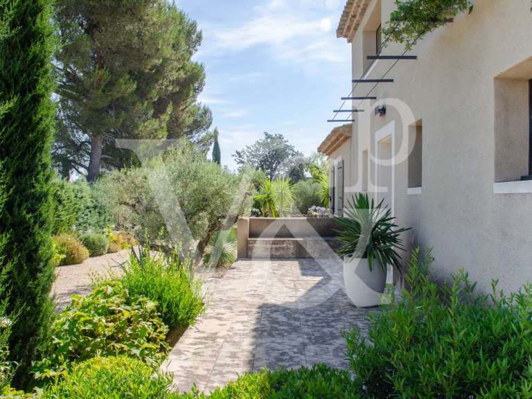 Maison Eygalières - 3 chambres - 325m²