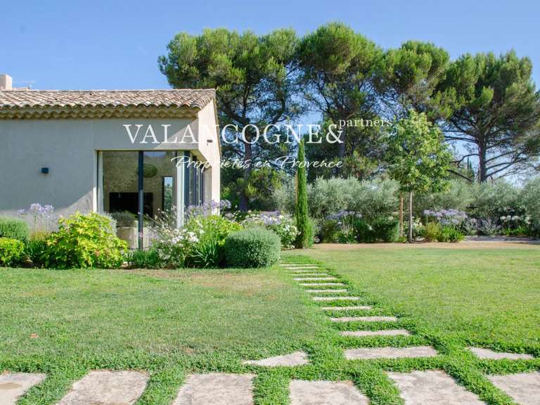 Maison Eygalières - 3 chambres - 325m²
