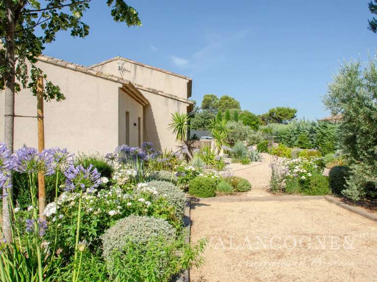 Maison Eygalières - 3 chambres - 325m²