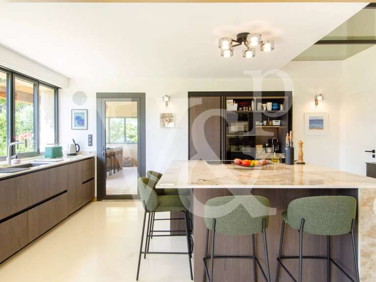 Maison Eygalières - 3 chambres - 325m²