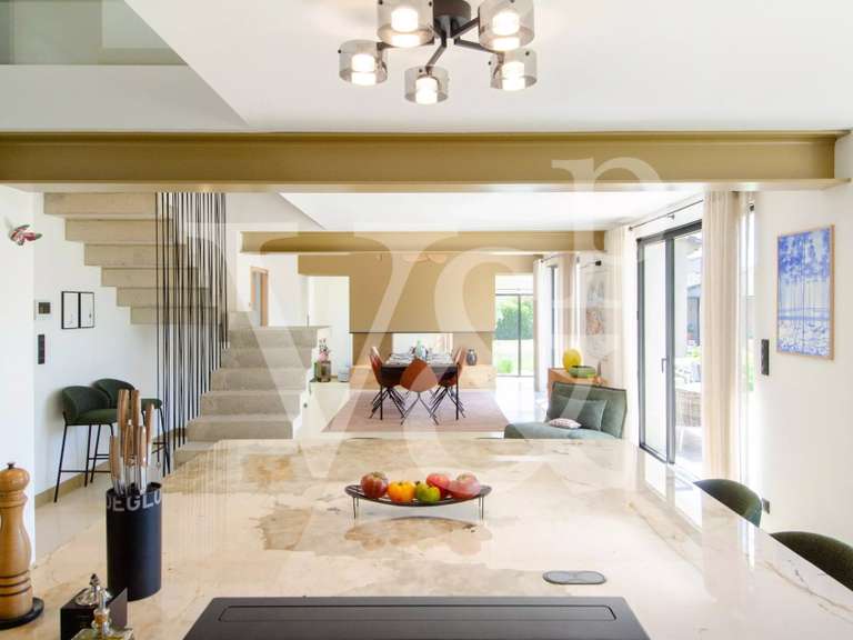 Maison Eygalières - 3 chambres - 325m²