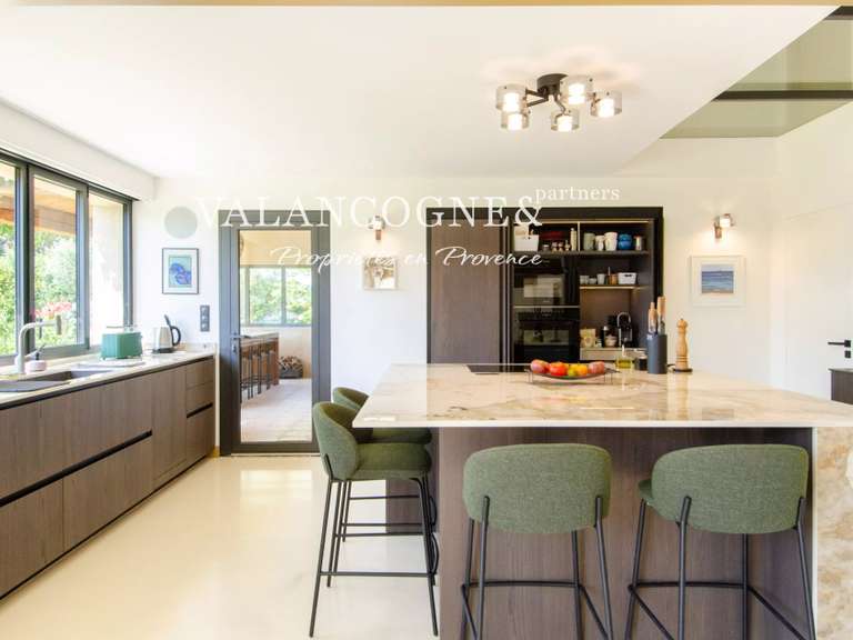 Maison Eygalières - 3 chambres - 325m²